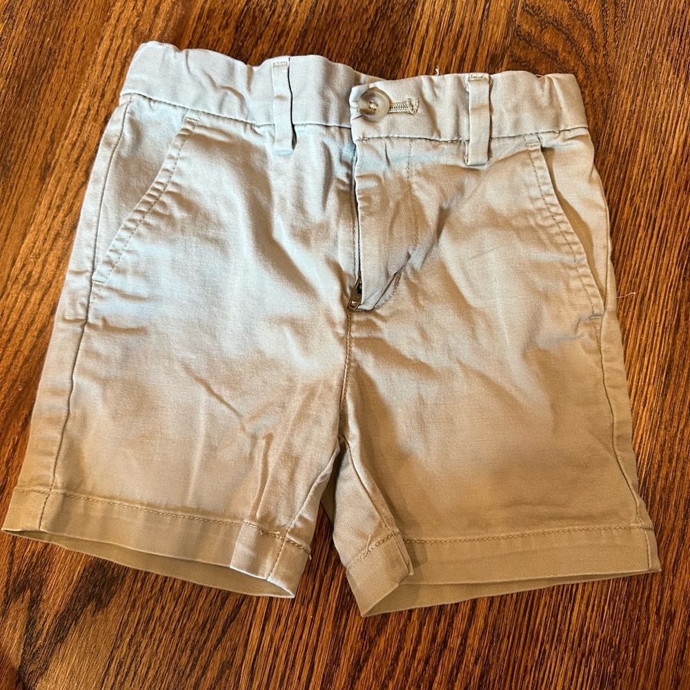 Vineyard Vines Boys Khaki shorts 3T